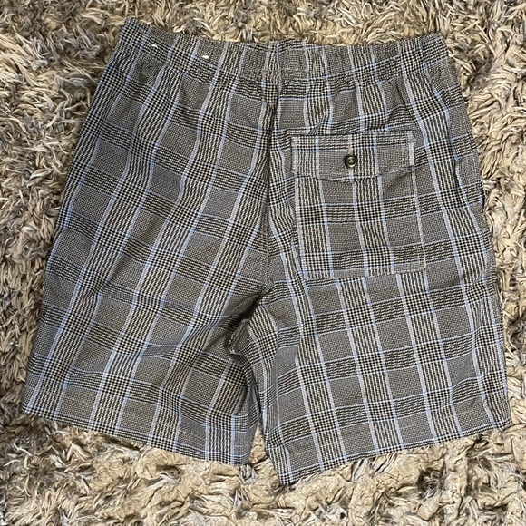 Men’s Shorts - Picture 2 of 2